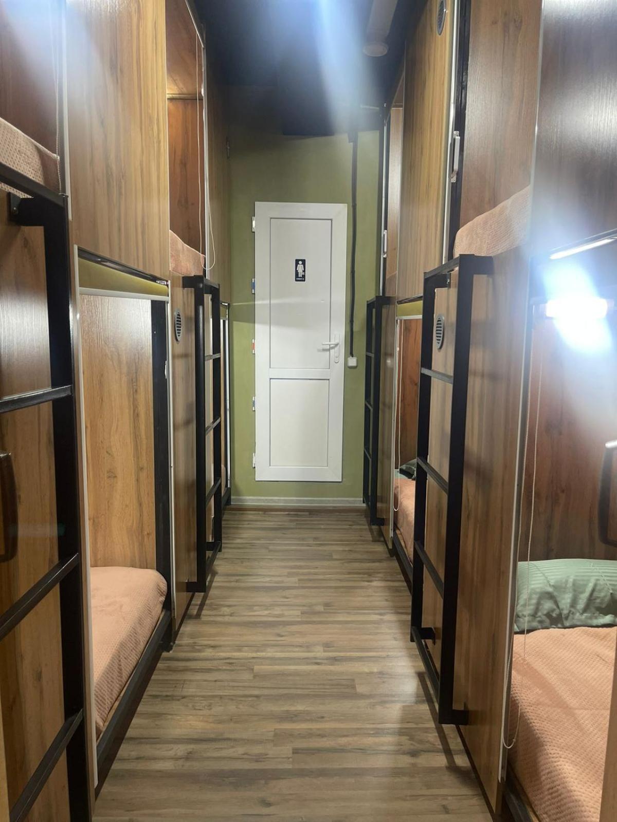 Hostel Kochevnik Capsule Hotel Almaty Exterior foto