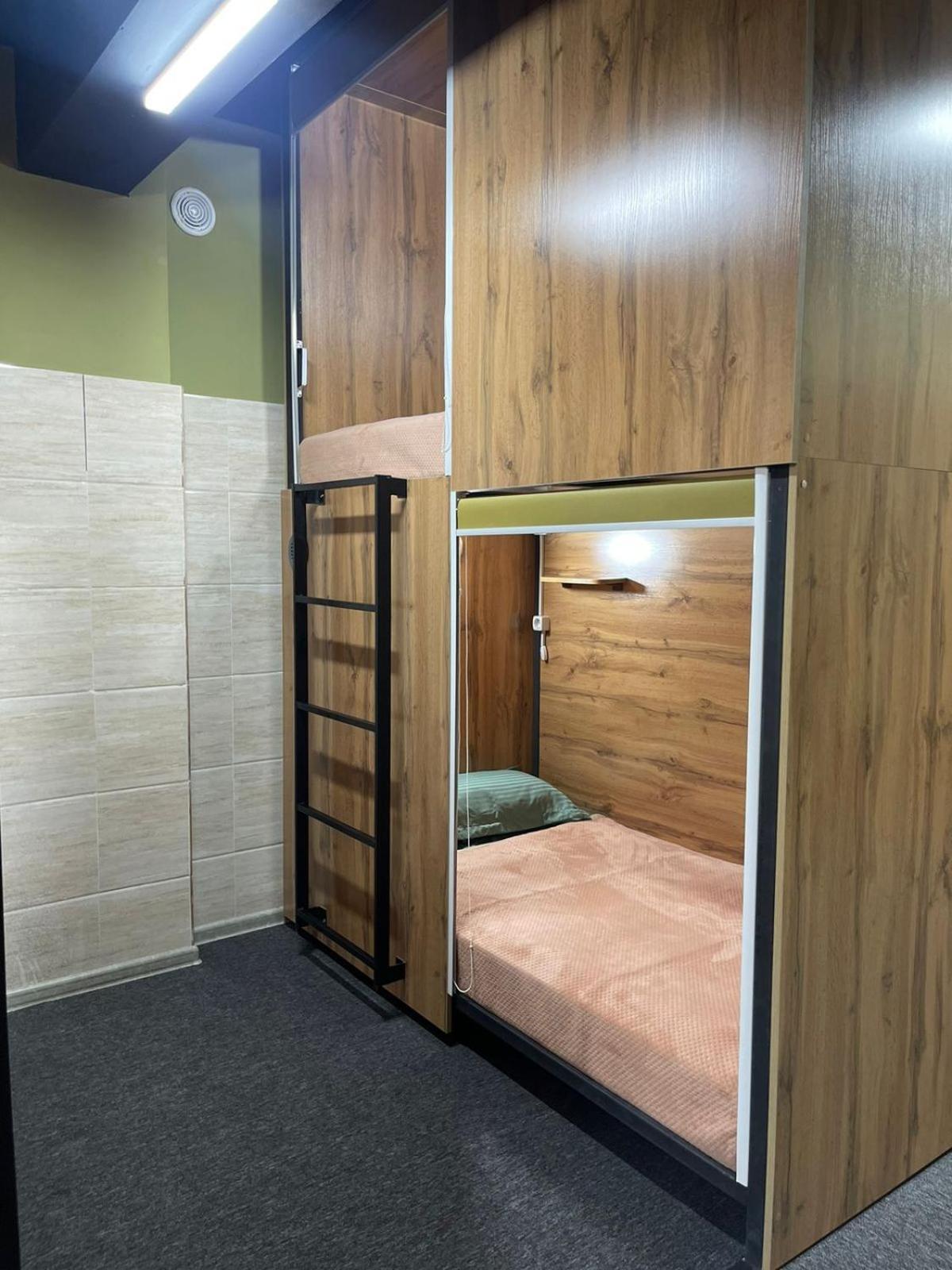 Hostel Kochevnik Capsule Hotel Almaty Exterior foto